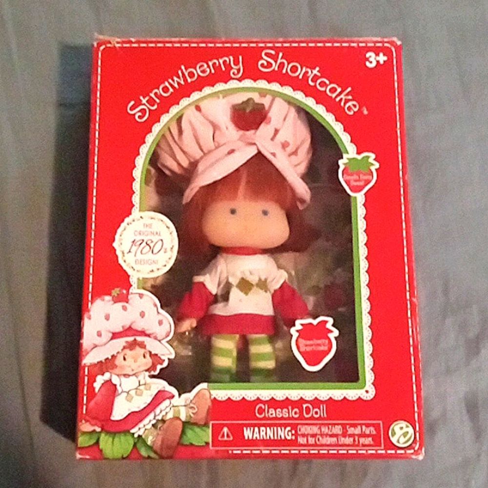1980s Strawberry Shortcake Classic doll- 2017 Target (Box Is Opened)